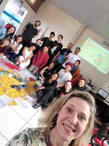 Registro coletivo da Turma 01 de Assis no primeiro encontro presencial do EdPopRua SP